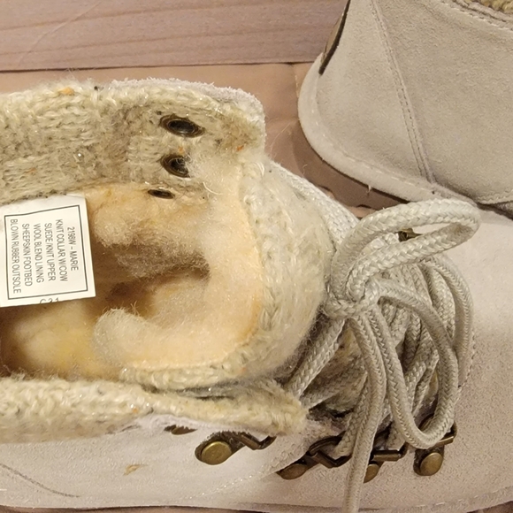 Bear Paw booties - Picture 2 of 4